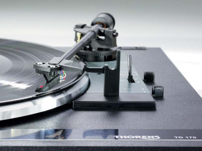 Проигрыватель винила Thorens TD 170 EV silver (картридж OM 10) артикул 384587FV-1 фото 3