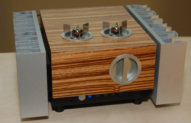 Интегральный усилитель Pathos Classic Remix (Wood) артикул 145114Si-1
