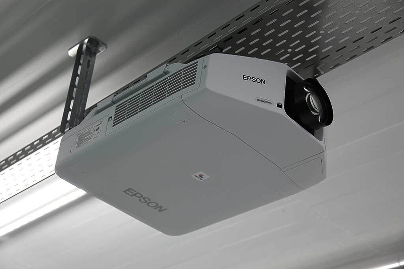 Проектор Epson EB-Z8000WUNL артикул 256437FV-1 фото 3