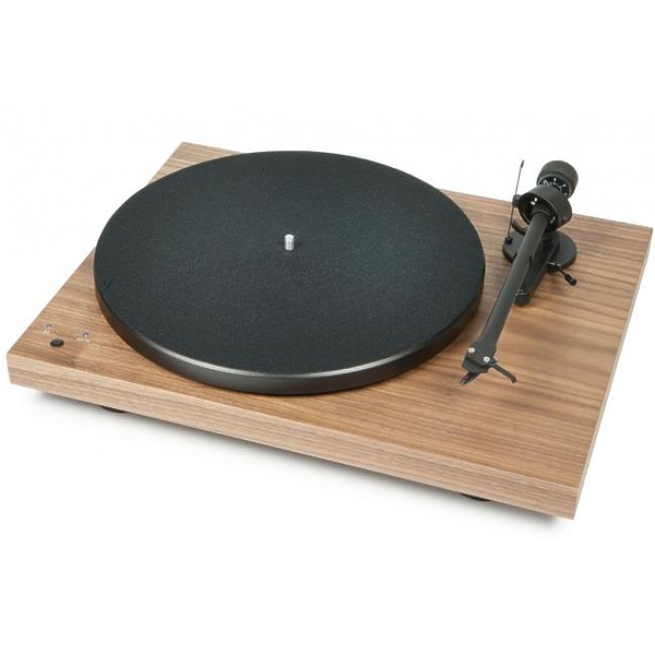 Проигрыватель винила Pro-Ject DEBUT CARBON (DC) (2M Red) walnut артикул 160207Si-1