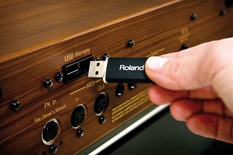 Клавишный инструмент Roland C-200 артикул 136346Si-1 фото 4
