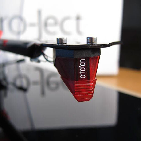 Проигрыватель винила Pro-Ject Debut Carbon (DC) red (Ortofon 2M-RED) артикул 449297FV-1 фото 5