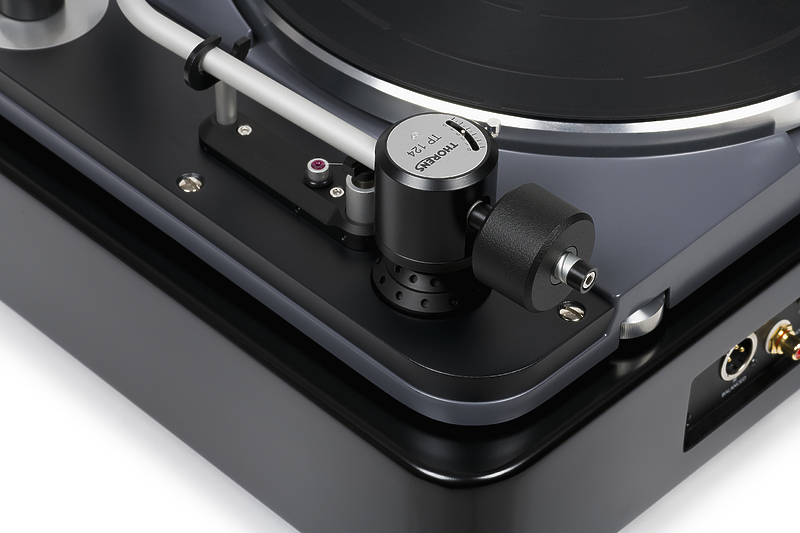 Проигрыватель винила Thorens TD 124 DD артикул 238026Si-1 фото 11