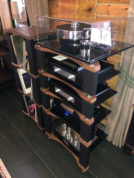 Стойка под аппаратуру VOXmodule S-001 Basic (уровень 1, shelf walnut, graphite glass, legs black moire, plugs silver) артикул 236860Si-1 фото 4