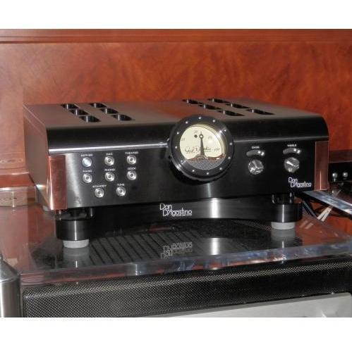 Предусилитель (стерео) Dan D’Agostino Momentum preamplifier black артикул 112956Si-1