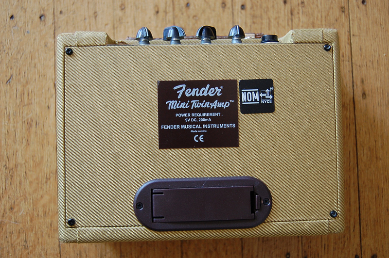 Комбо усилитель FENDER MINI '57 TWIN-AMP артикул 131381Si-1 фото 5