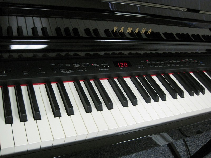 Клавишный инструмент Yamaha CLP-440B артикул 136438Si-1 фото 5