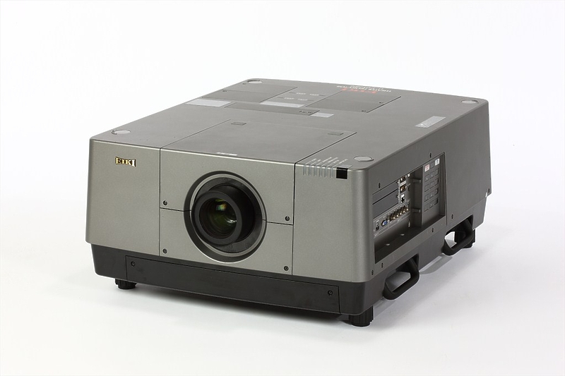 Проектор EIKI LC-XT6 артикул 100465Si-1
