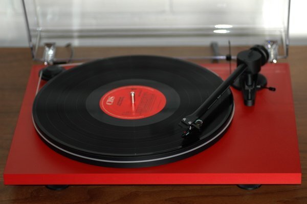 Проигрыватель винила Pro-Ject Essential (Ortofon OM5e + Phono USB) red артикул 388952FV-1 фото 5