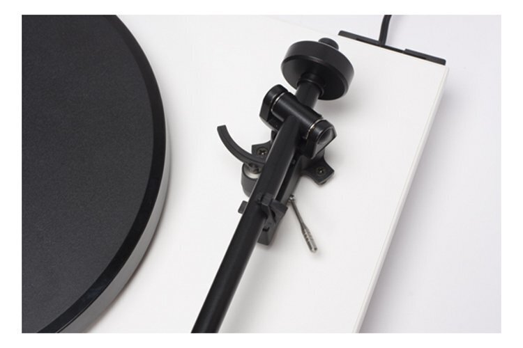 Проигрыватель винила Rega RP1 white (тонарм RB-101, звукосниматель Carbon MM) артикул 385048FV-1 фото 5