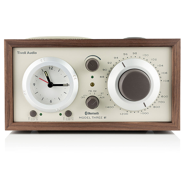 Радиоприемник Tivoli Audio Model Three BT Classic Walnut артикул 260302Si-1 в интернет-магазине «HiFiRussia»