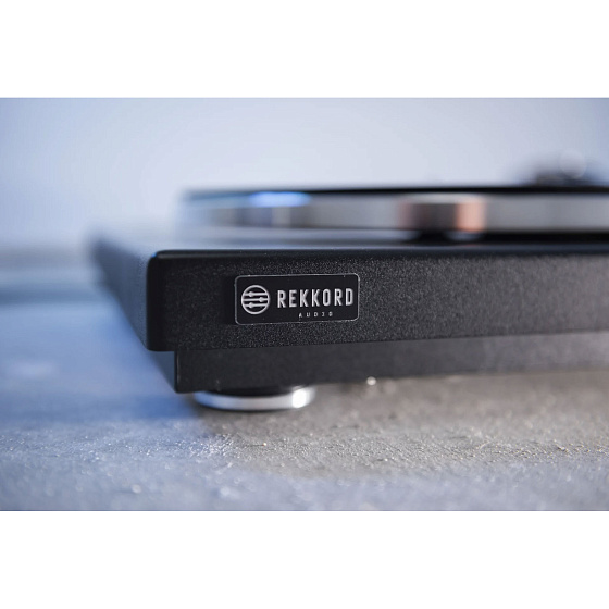 Проигрыватель винила REKKORD Audio F400 Black (2M Red) артикул 283905Si-1 фото 5