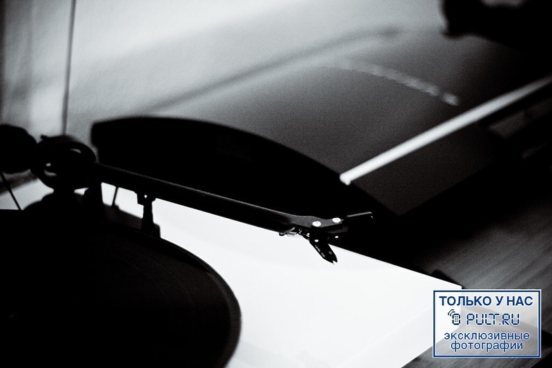 Проигрыватель винила Pro-Ject Debut III piano black артикул 389215FV-1 фото 32