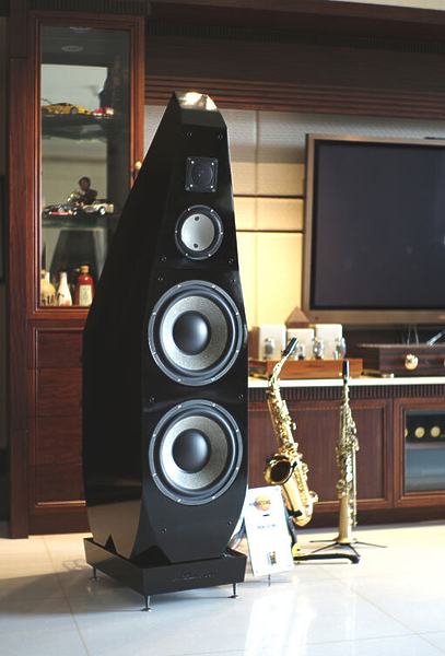 Напольная акустика Lawrence Audio Eagle (Black piano lacquer) артикул 151150Si-1