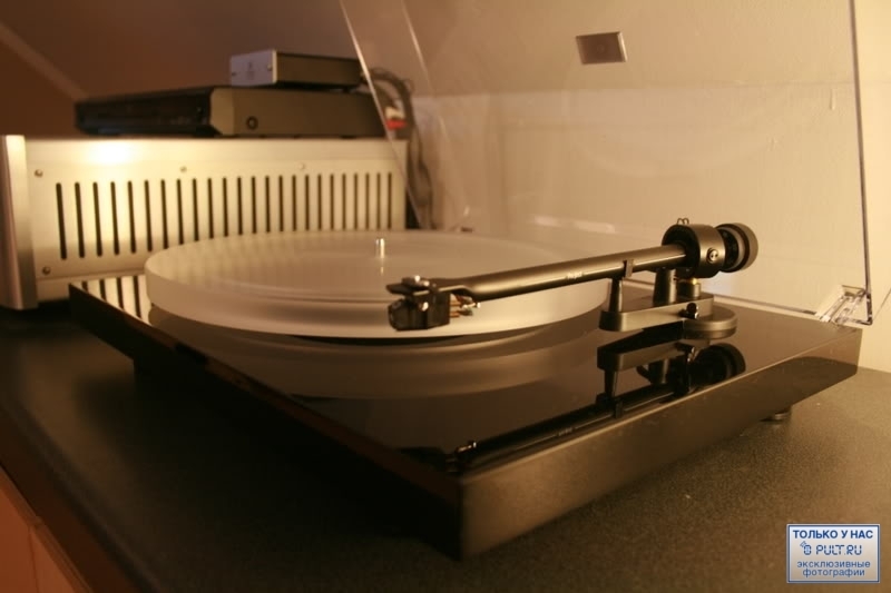 Проигрыватель винила Pro-Ject Debut III, Esprit Piano Red (с картриджем Ortofon Alpha) артикул 389162FV-1 фото 5