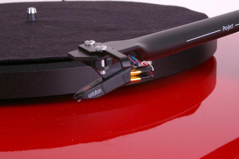 Проигрыватель винила Pro-Ject Essential (Ortofon OM5e + Phono USB) red артикул 388952FV-1 фото 4