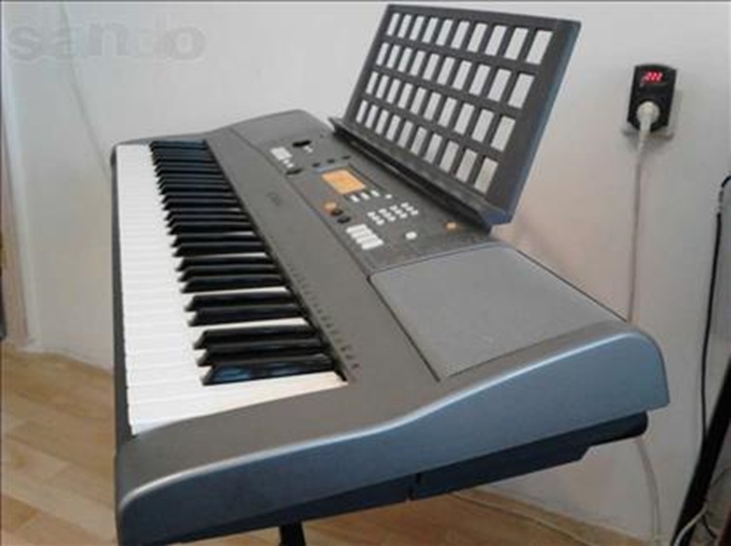 Клавишный инструмент Yamaha PSR-R300 артикул 136566Si-1 фото 6
