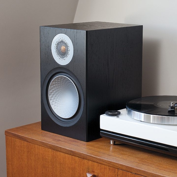 Полочная акустика Monitor Audio Silver 100 (6G) high gloss black артикул 165023Si-1 фото 3