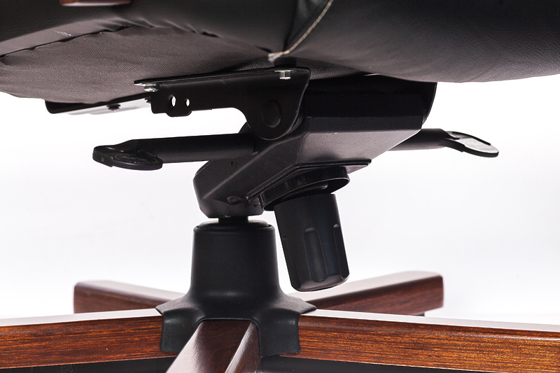 Кресло Бюрократ T-9923WALNUT/BLACK (Office chair T-9923WALNUT black leather cross metal/wood) артикул 263492Si-1 фото 16