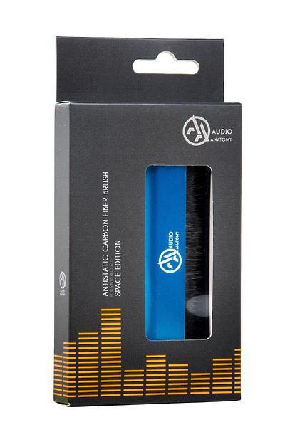 Антистатическая щетка Audio Anatomy CARBON FIBER BRUSH DLX BLUE ALU - SPACE EDITION - ETCHED LOGO артикул 242994Si-1 фото 4