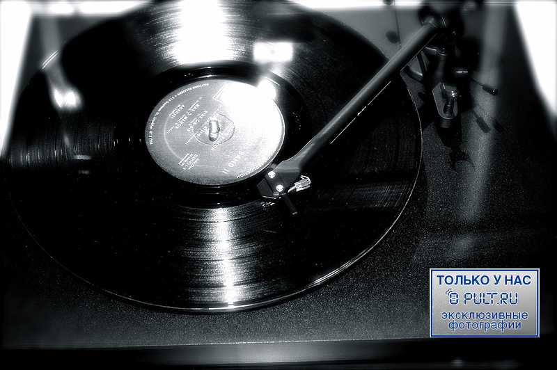 Проигрыватель винила Pro-Ject Debut III Blue (с картриджем Ortofon OMB-5e) артикул 389245FV-1 фото 6