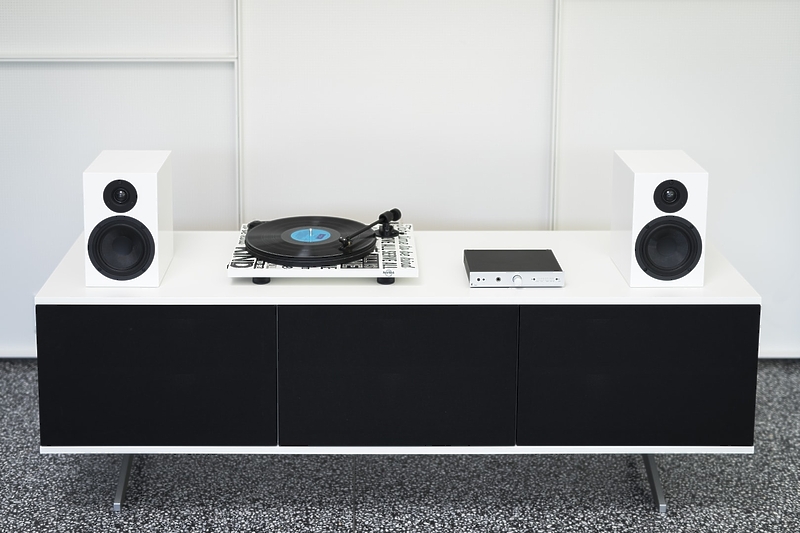 Проигрыватель винила Pro-Ject Hard Rock Cafe Recordplayer (OM5e) white артикул 202195Si-1 фото 5
