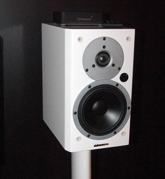 Полочная акустика Dynaudio Xeo 3 white matte lacuer артикул 102324Si-1