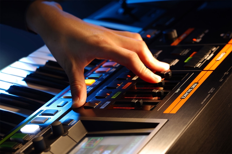 Клавишный инструмент Roland JUPITER-80 артикул 136388Si-1 фото 5