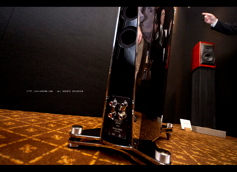 Напольная акустика Sonus Faber Amati futura piano black артикул 121193Si-1 фото 4