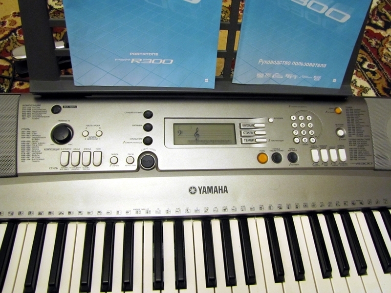 Клавишный инструмент Yamaha PSR-R300 артикул 136566Si-1 фото 5
