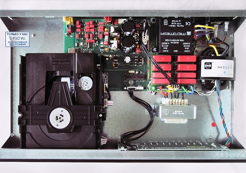 CD проигрыватель Micromega CD30 silver артикул 450405FV-1 фото 3