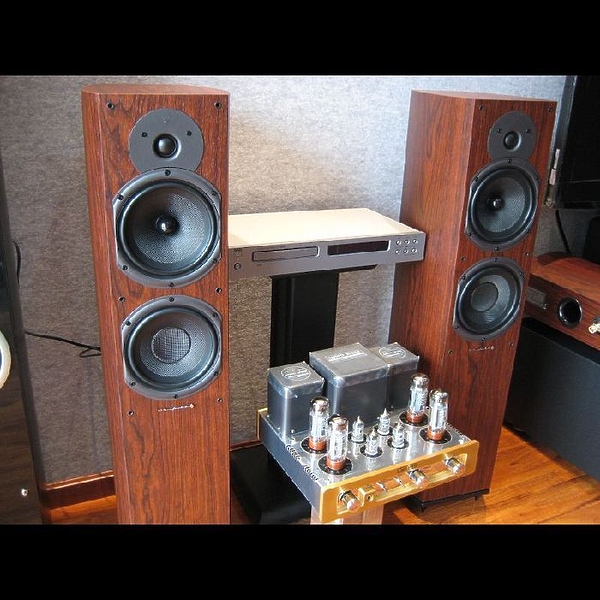 Напольная акустика Wharfedale Diamond 9.5 walnut pearl артикул 426223FV-1 фото 6