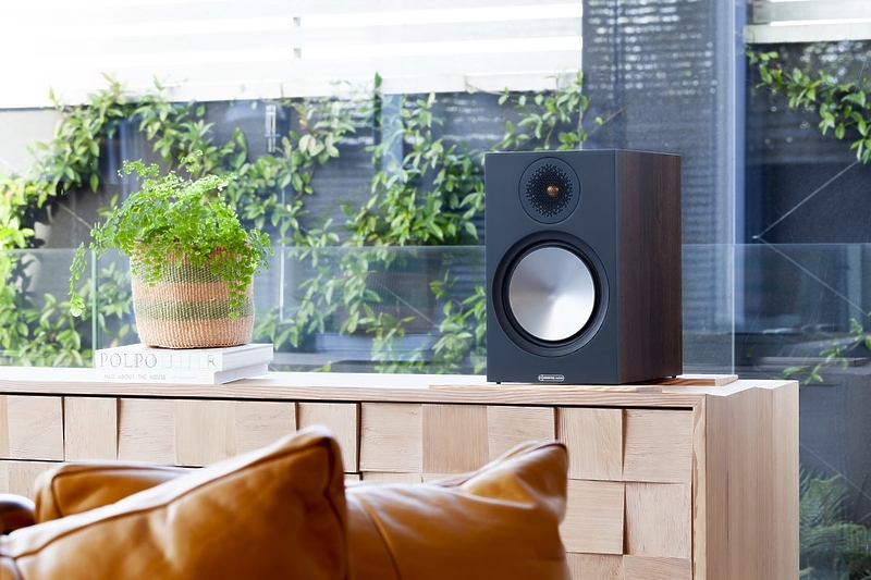 Полочная акустика Monitor Audio Bronze 100 (6G) Walnut артикул 219862Si-1 фото 6