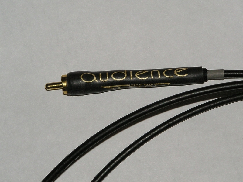 Кабель  межблочный аудио Audience Conductor S/PDIF RCA to BNC 2m артикул 109824Si-1 фото 4