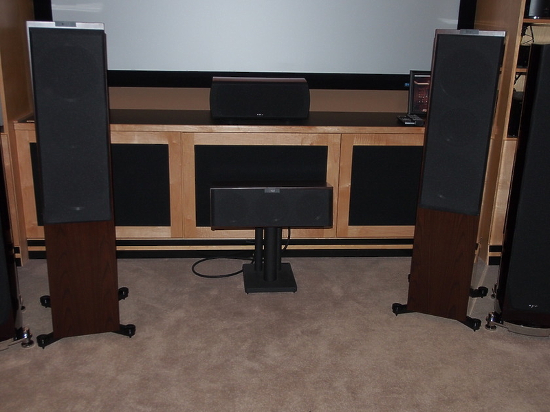 Напольная акустика KEF R900 walnut (пара) артикул 400550FV-1 фото 3