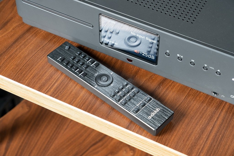 Интегрированный усилитель AudioLab Omnia Black артикул 268396Si-1 фото 4