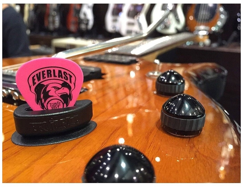 Держатель медиатора Ernie Ball P09187 артикул 329522Si-1 фото 3