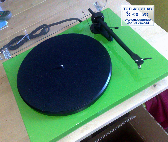 Проигрыватель винила Pro-Ject Debut III White (с картриджем Ortofon OMB-5e) артикул 389204FV-1 фото 10