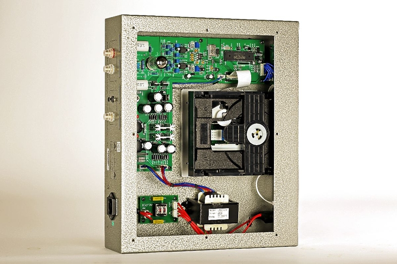 CD проигрыватель Line Magnetic LM-215 CD артикул 151198Si-1 фото 4