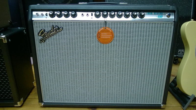 Комбо усилитель FENDER 68 CUSTOM TWIN REVERB артикул 131363Si-1 фото 6