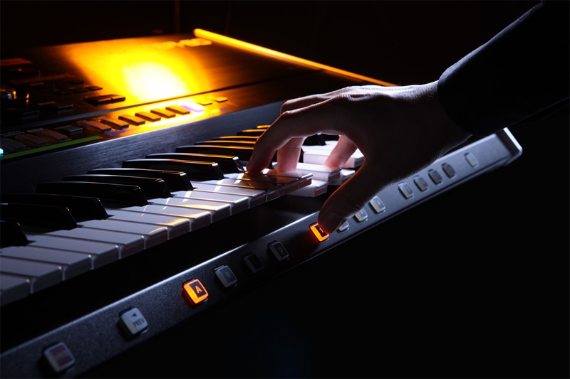 Клавишный инструмент Roland JUPITER-80 артикул 136388Si-1 фото 4