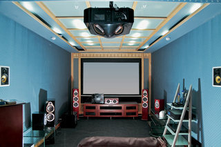 Экран Euroscreen One Electric HDTV (95"/16:9) 210x118см Arctiq case 2217 артикул 355832FV-1 фото 3