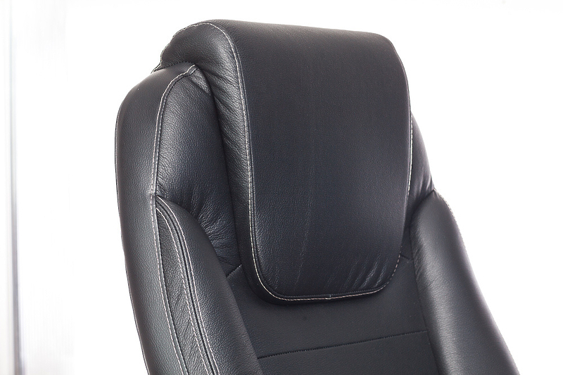 Кресло Бюрократ T-9923WALNUT/BLACK (Office chair T-9923WALNUT black leather cross metal/wood) артикул 263492Si-1 фото 3
