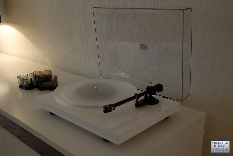 Проигрыватель винила Pro-Ject Debut III, Esprit Piano Red (с картриджем Ortofon Alpha) артикул 389162FV-1 фото 6