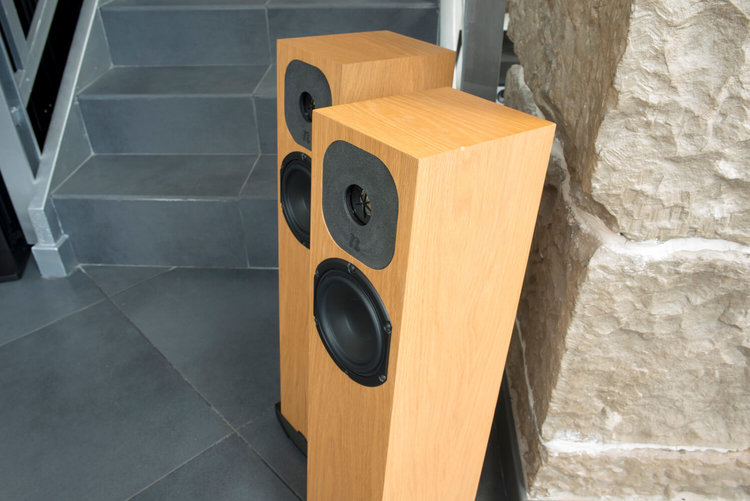 Напольная акустика NEAT acoustics Motive SE2 american walnut артикул 161692Si-1 фото 4