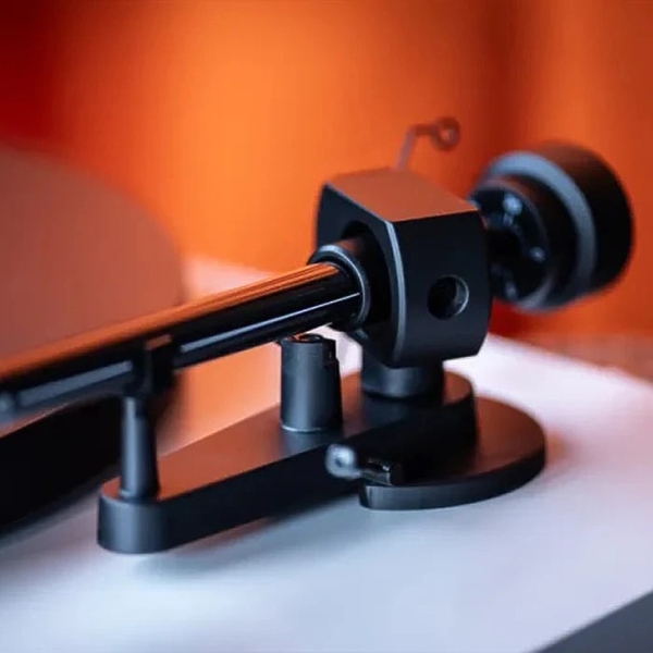 Проигрыватель винила Pro-Ject DEBUT EVO 2 (PICK IT MM EVO), High-Gloss White артикул 336113Si-1 фото 3